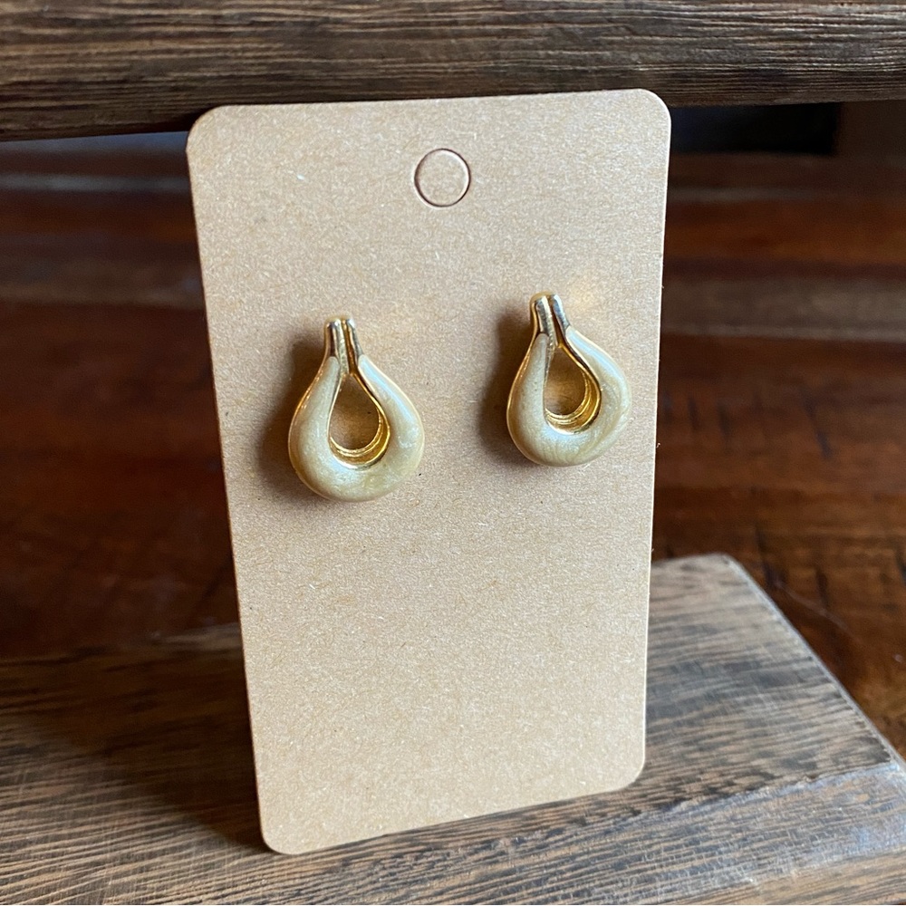 Vintage Teardrop Enamel Stud Earrings